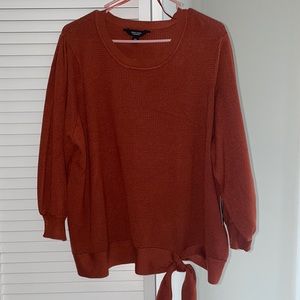 Brand new Simply Vera Vera Wang pullover sweater.